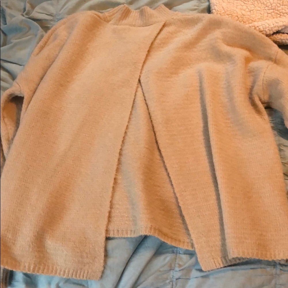 Forever 21 cream turtleneck with open back - Picture 3 of 4